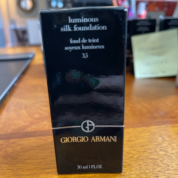 NEW Giorgio Armani Luminous Silk Perfect Glow Flawless Foundation 5.5, 8, 11 - Picture 2 of 2